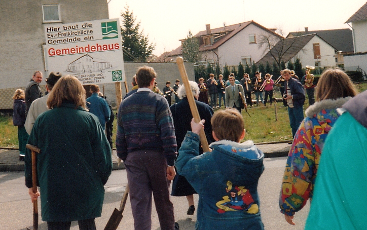 Der  Gemeindehausbau in Gemmingen begann (1994)